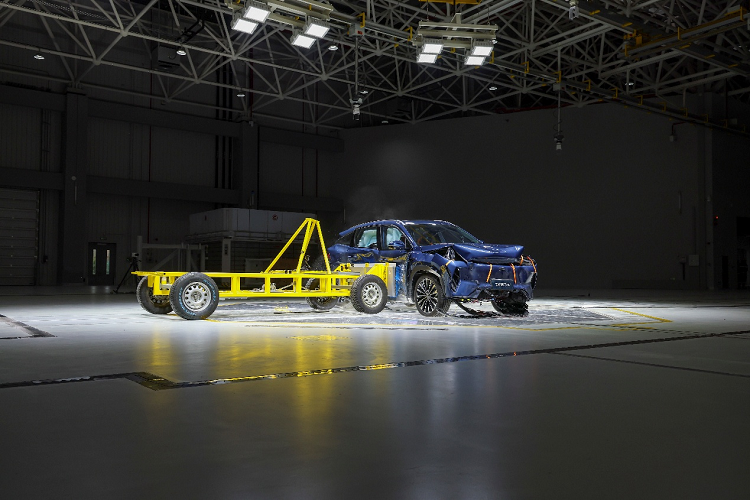 成功完成“魔鬼四面碰”连环挑战,吉利银河M7定义家庭出行安全底气 成功完成“魔鬼四面碰”连环挑战,吉利银河M7定义家庭出行安全底气