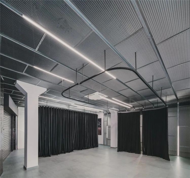 旧厂房逆袭！马德里这个汽车建筑把节能与颜值拉满