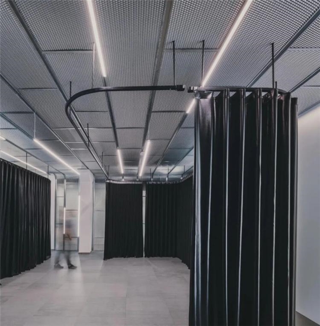 旧厂房逆袭！马德里这个汽车建筑把节能与颜值拉满