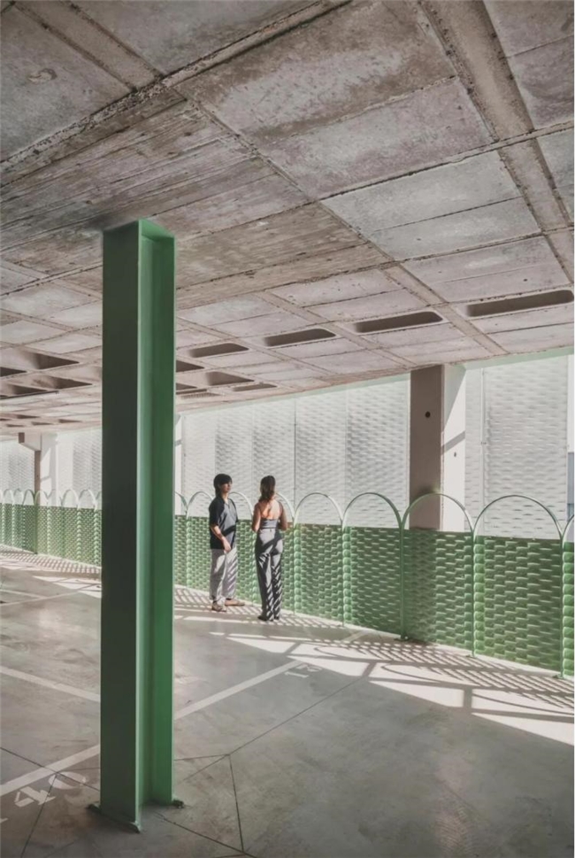 旧厂房逆袭！马德里这个汽车建筑把节能与颜值拉满