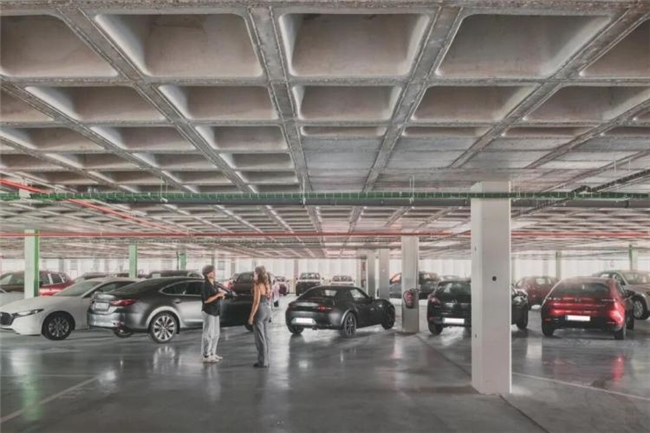 旧厂房逆袭！马德里这个汽车建筑把节能与颜值拉满