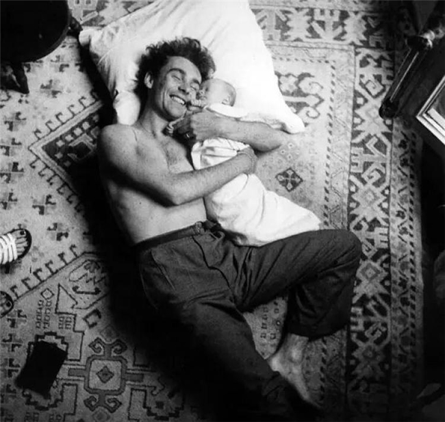 70 岁成名，一生为自己而拍：拉蒂格的摄影人生