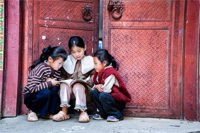 梯田之上云海之下一场温情的共读(图1)