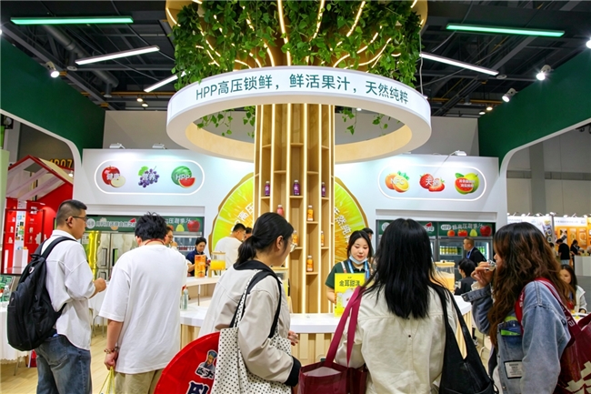 纯亭在FBIF现场：二十余款HPP果汁试饮人气高涨，OEM定制咨询持续火热