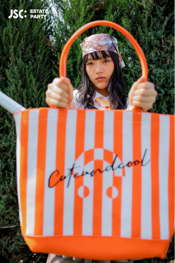 不朝世界只朝自己：JSC2026大秀以“破格”创意重写运动时尚规则(图1)