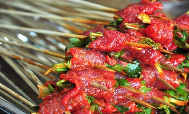 打工人春日续命指南！来七婆撸串，一口热辣满血复活