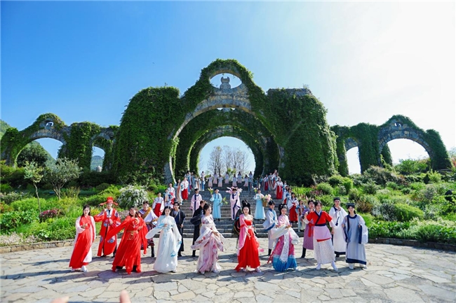 新韵重庆 五一趣玩丨酉阳五一文旅活动精彩纷呈 惠民举措点燃假日消费市场