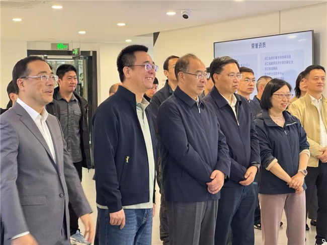 国家应急管理部副部长徐加爱一行赴云深处调研