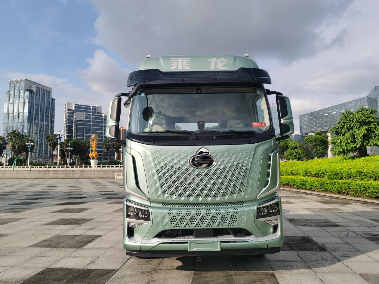 强动力低气耗！乘龙H5V LNG牵引车助卡友资源运输创富无忧