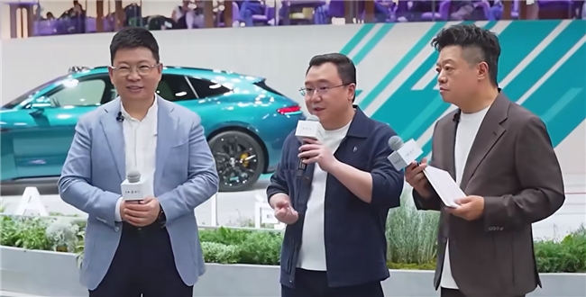 鸿蒙智行直播间余承东张正萍畅谈 揭秘全新一代问界M9领先安全性能