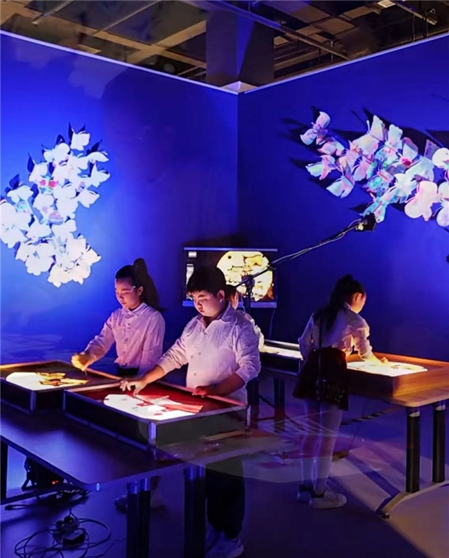 市实验小学艺术教育成果展开幕 童心绘梦点亮美育新篇