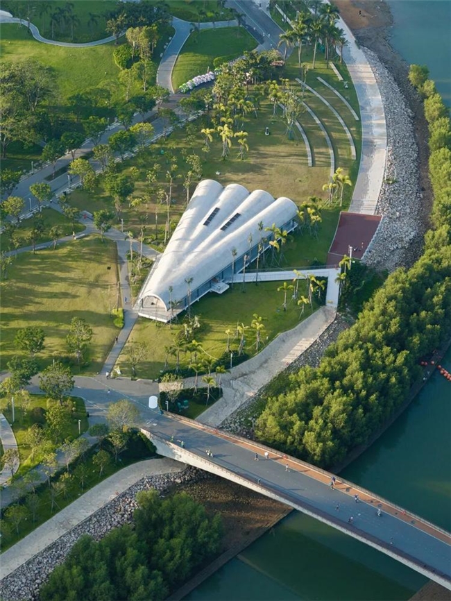 缝合城市与生态：前海中心河河口段滨水景观设计实践