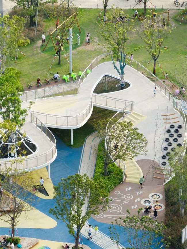 缝合城市与生态：前海中心河河口段滨水景观设计实践