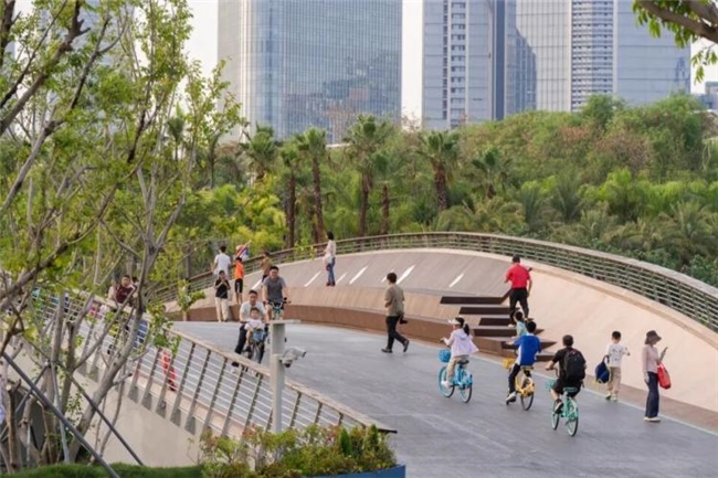 缝合城市与生态：前海中心河河口段滨水景观设计实践