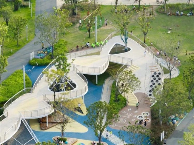 缝合城市与生态：前海中心河河口段滨水景观设计实践