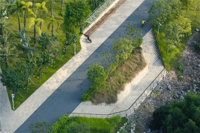 缝合城市与生态：前海中心河河口段滨水景观设计实践