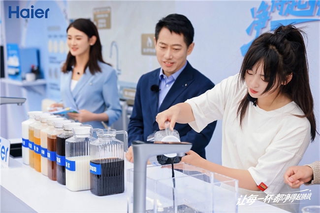 万物皆可净！可乐倒进海尔净水机，出来鲜活纯净水
