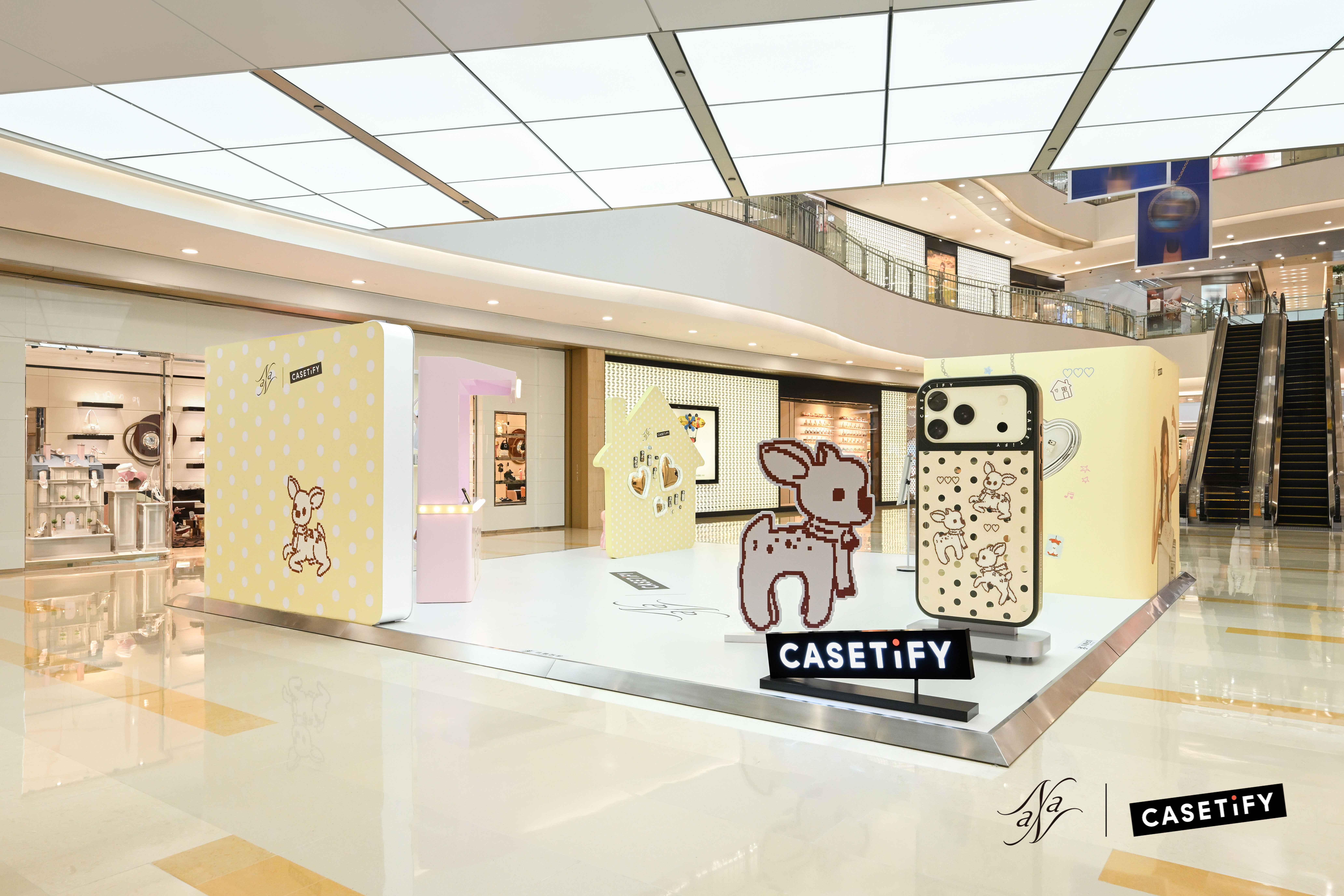 ���������ȵļ�����ӡ���CASETiFY Я��ŷ�������ں��ݿ�����ʱ��������ռ�