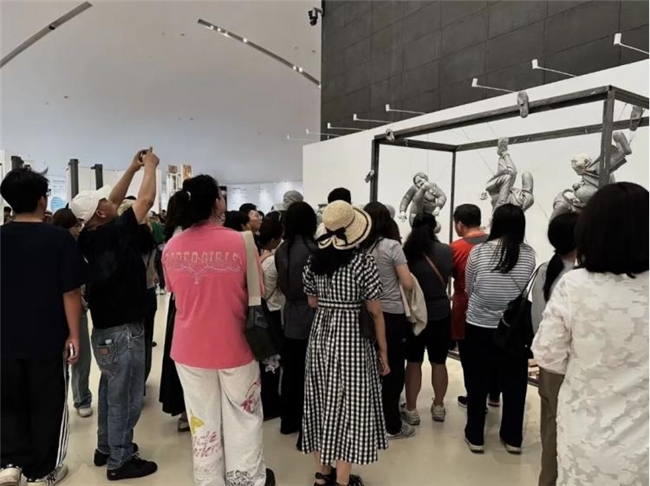 最具争议毕业展作品：《吊五人赋》撕开乡土沉默的苦难