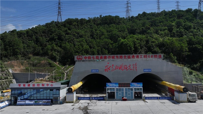 何江到侨城东路项目检查调研