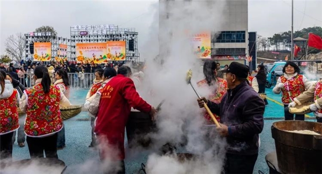 摄影师肖艳：走遍天涯，镜头落脚洞庭故乡