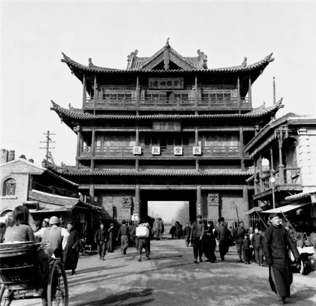 硬核老照片：19 世纪摄影师，用笨重设备拍下原汁原味老北京