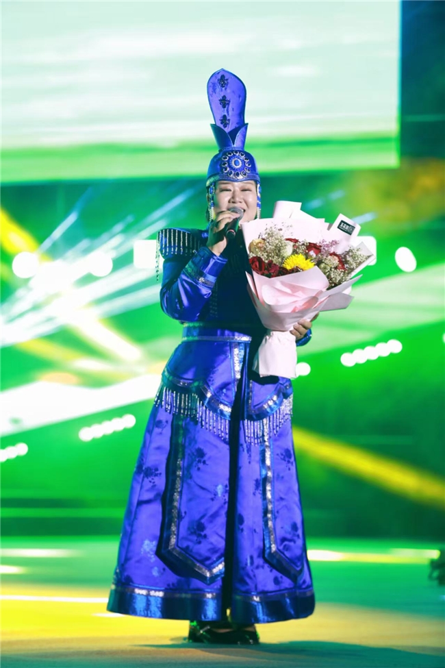 天籁传佳音 艺心助青春｜最美女中音歌唱家索伦嘎倾情寄语2026高考学子