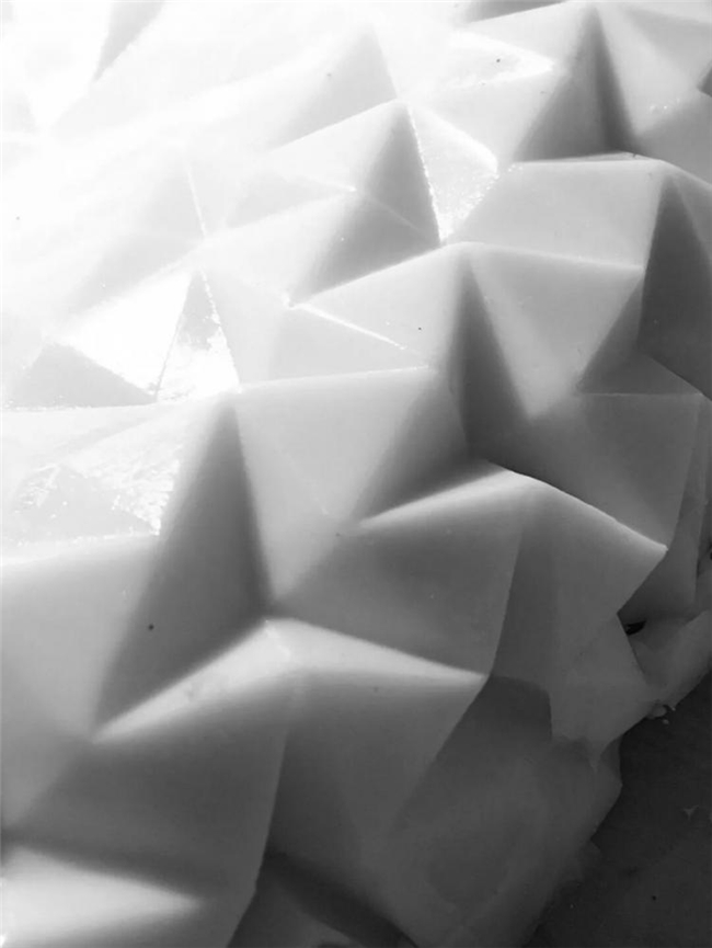 五款经典产品设计赏析：极简工业美学的实践表达