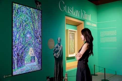 高端艺术电视首选！卡萨帝电视入驻奥地利美景宫花绘真迹展