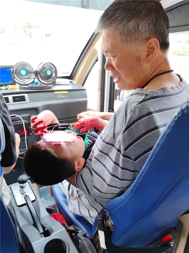 ����ǰϦ����ţ�����ʯ�ֵ�������λӢ�³ǹܶ�Ա