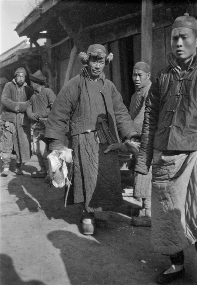 藏在旧照片里的中原近代史:《河南早期影像图录》札记