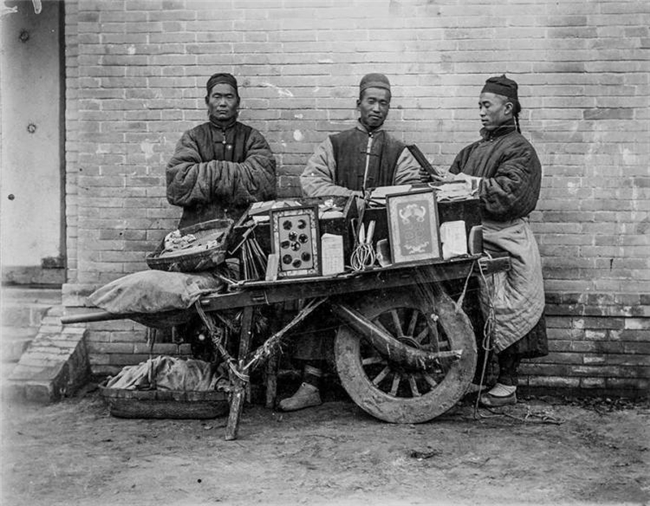 藏在旧照片里的中原近代史:《河南早期影像图录》札记