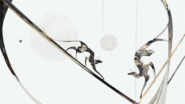 平面几何 + 油画笔触，拆解波兰画师黑金神秘风创作逻辑