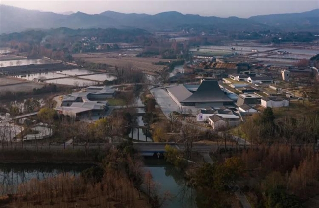 让结构主导空间：大舍四大项目的在地化建造表达