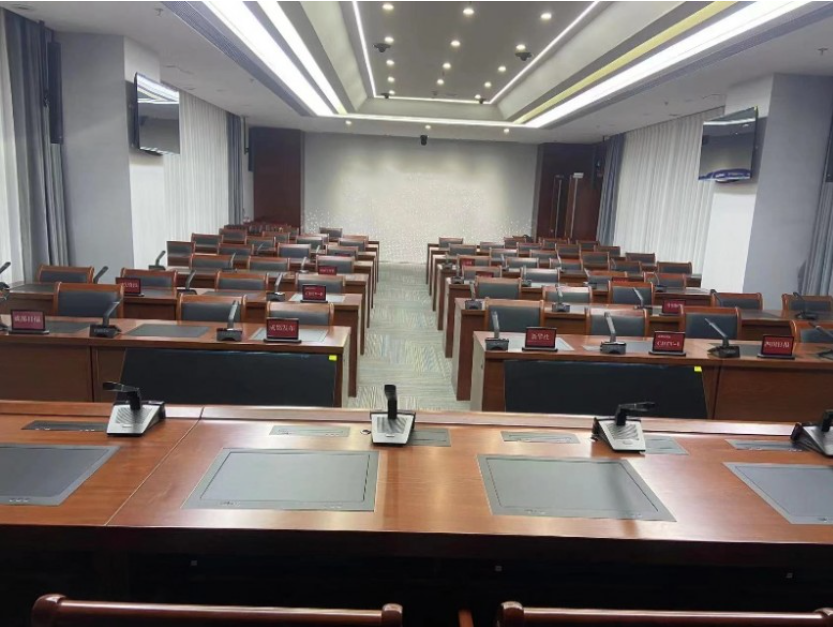 成都医保局无纸化会议落地：翻转终端搭配墨水屏桌牌方案