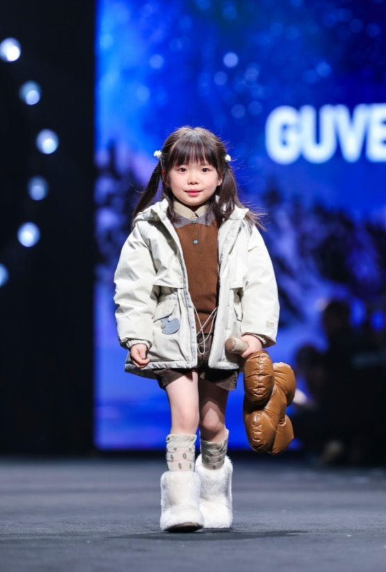 ����KIDS��½�Ϻ�ʱװ�ܣ����Ӵ����������ѹ��