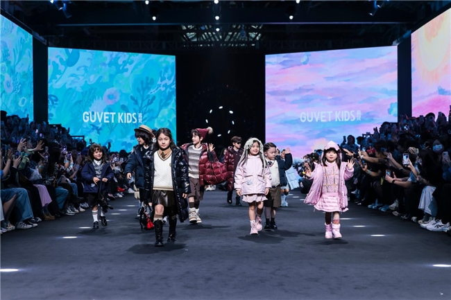 ����KIDS��½�Ϻ�ʱװ�ܣ����Ӵ����������ѹ��